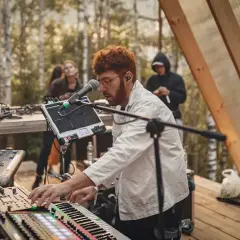 Ile lat ma DJ Kris? Zaskakująca historia jego życia i kariery