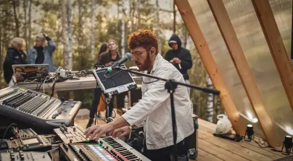 Ile lat ma DJ Kris? Zaskakująca historia jego życia i kariery